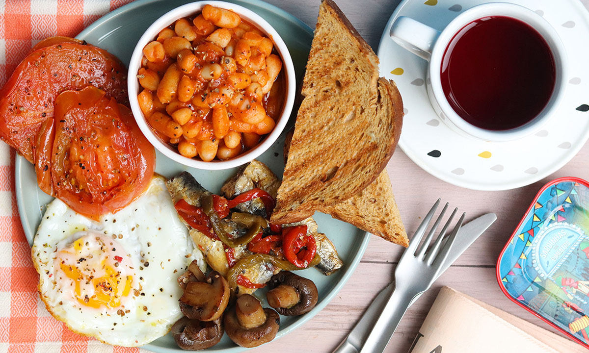 English Breakfast com Sardinhas com Pimentos